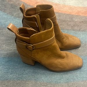 Vionic Women’s Ankle Boot Brown